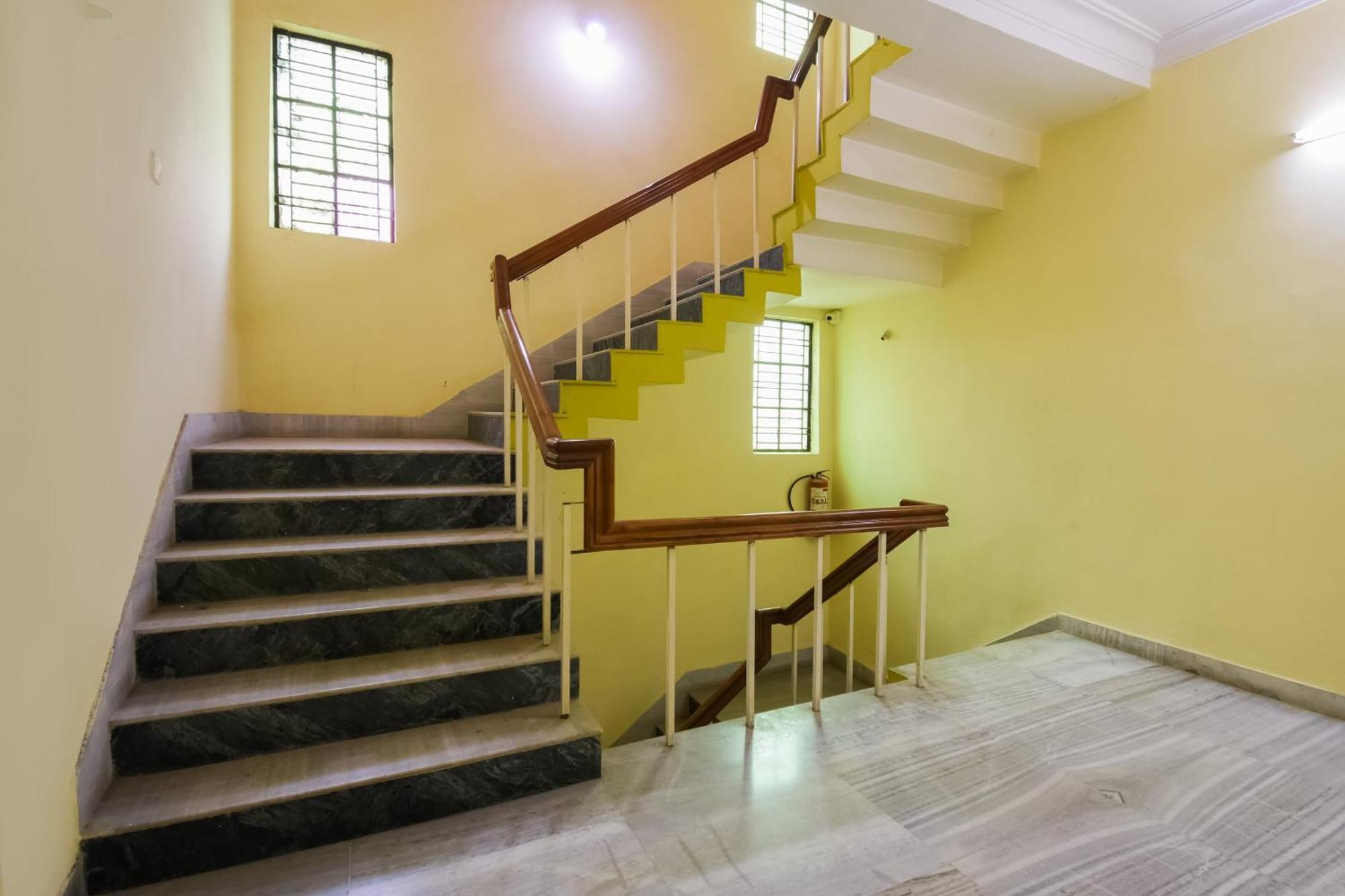 בובנשוואר Hotel O Mks Inn מראה חיצוני תמונה